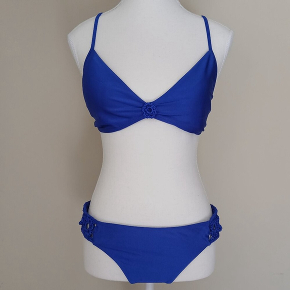 Luli Fama Hand Knit Crochet Flower 2 Piece Bikini Electric Blue Size Large/12 - Picture 3 of 9